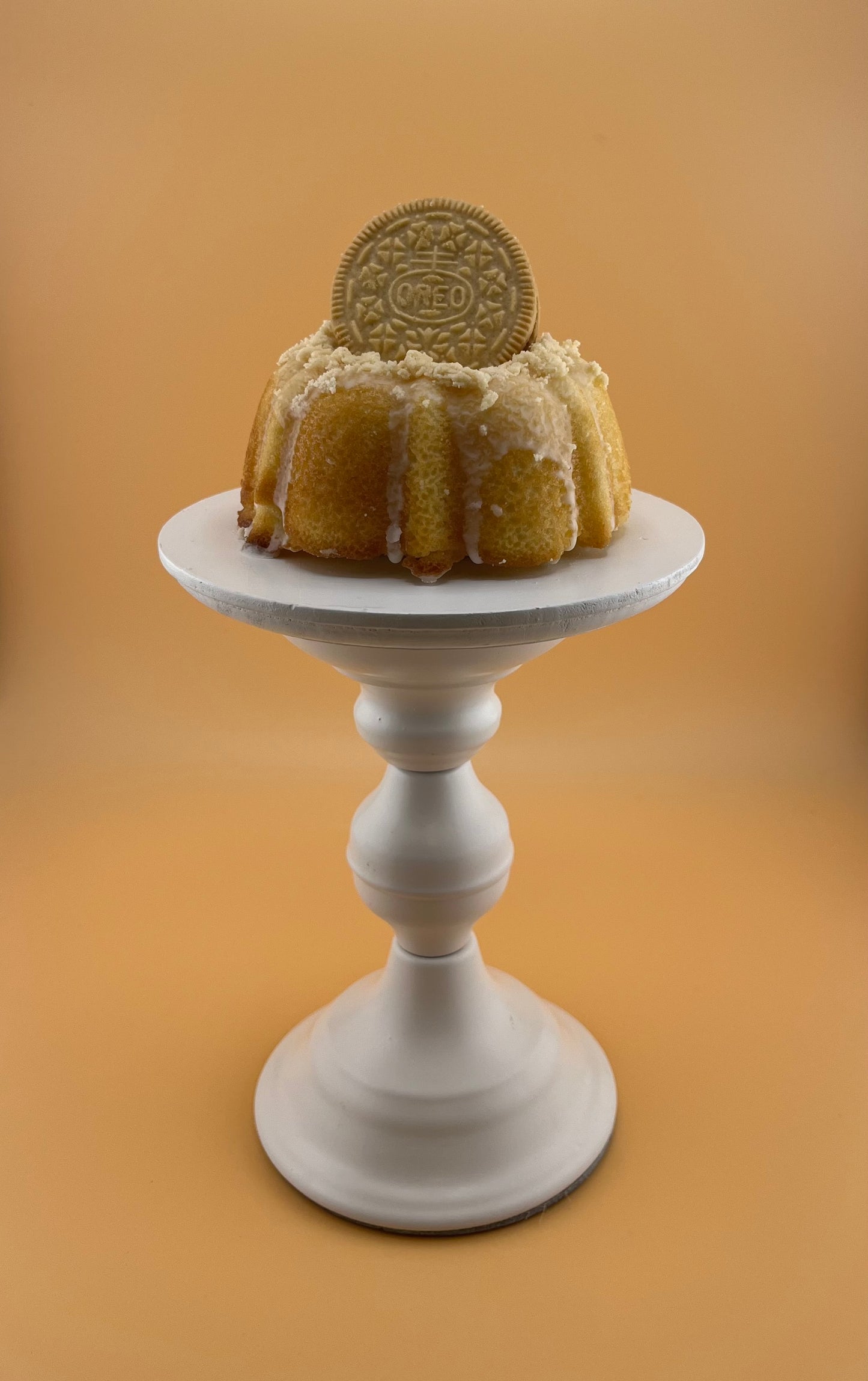 Cookies ‘N Creme Themed Vanilla Mini-Bundts (12 count)